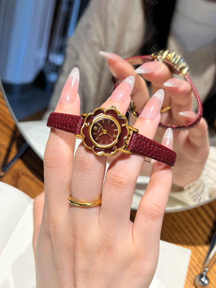 Vintage-style leather floral d - Vintage Watch Collecting ulasan dan harga